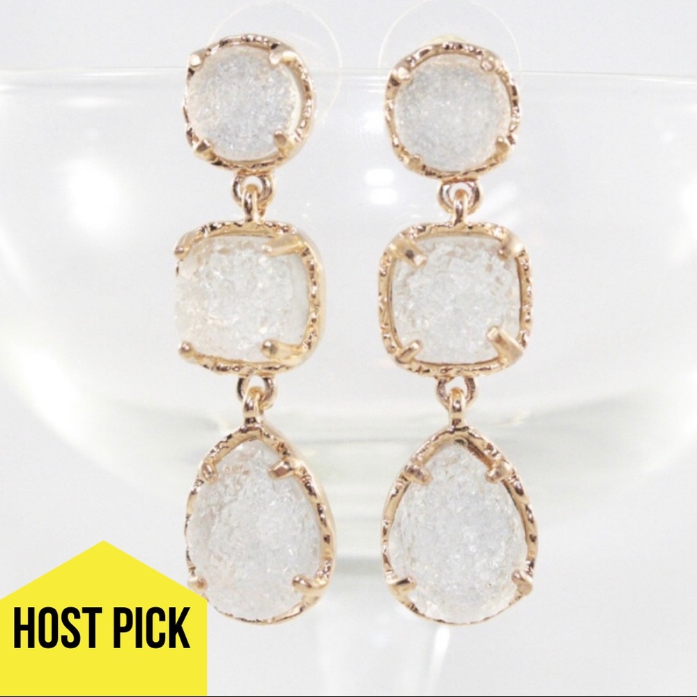 🎉HP🎊clear natural stone gold set earrings
